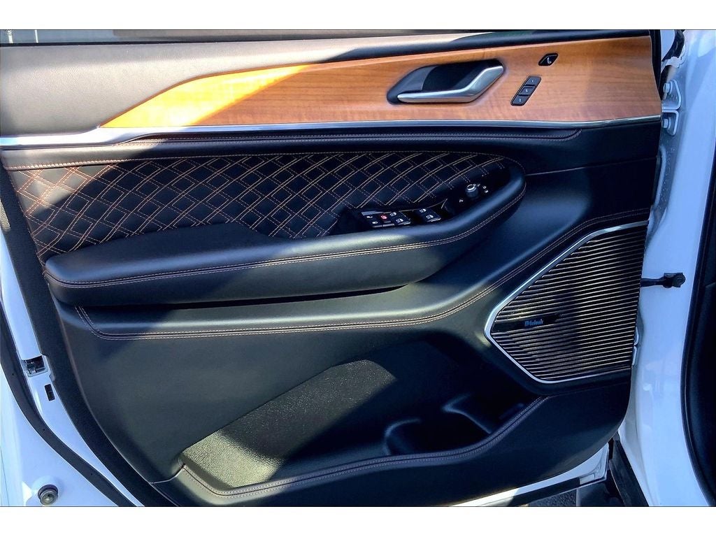 2022 Jeep Grand Cherokee L Summit Reserve