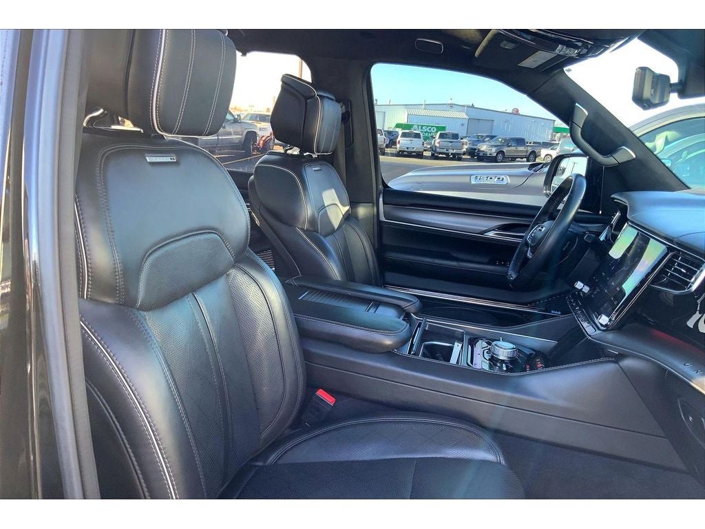 2022 Jeep Grand Wagoneer Series II Obsidian