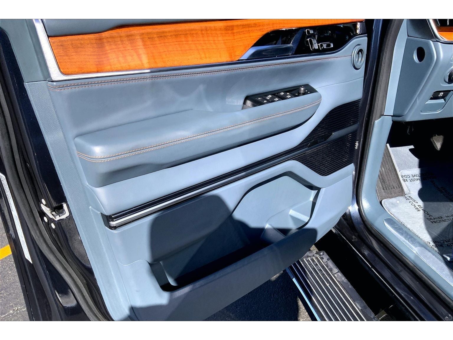 2023 Jeep Grand Wagoneer Series II