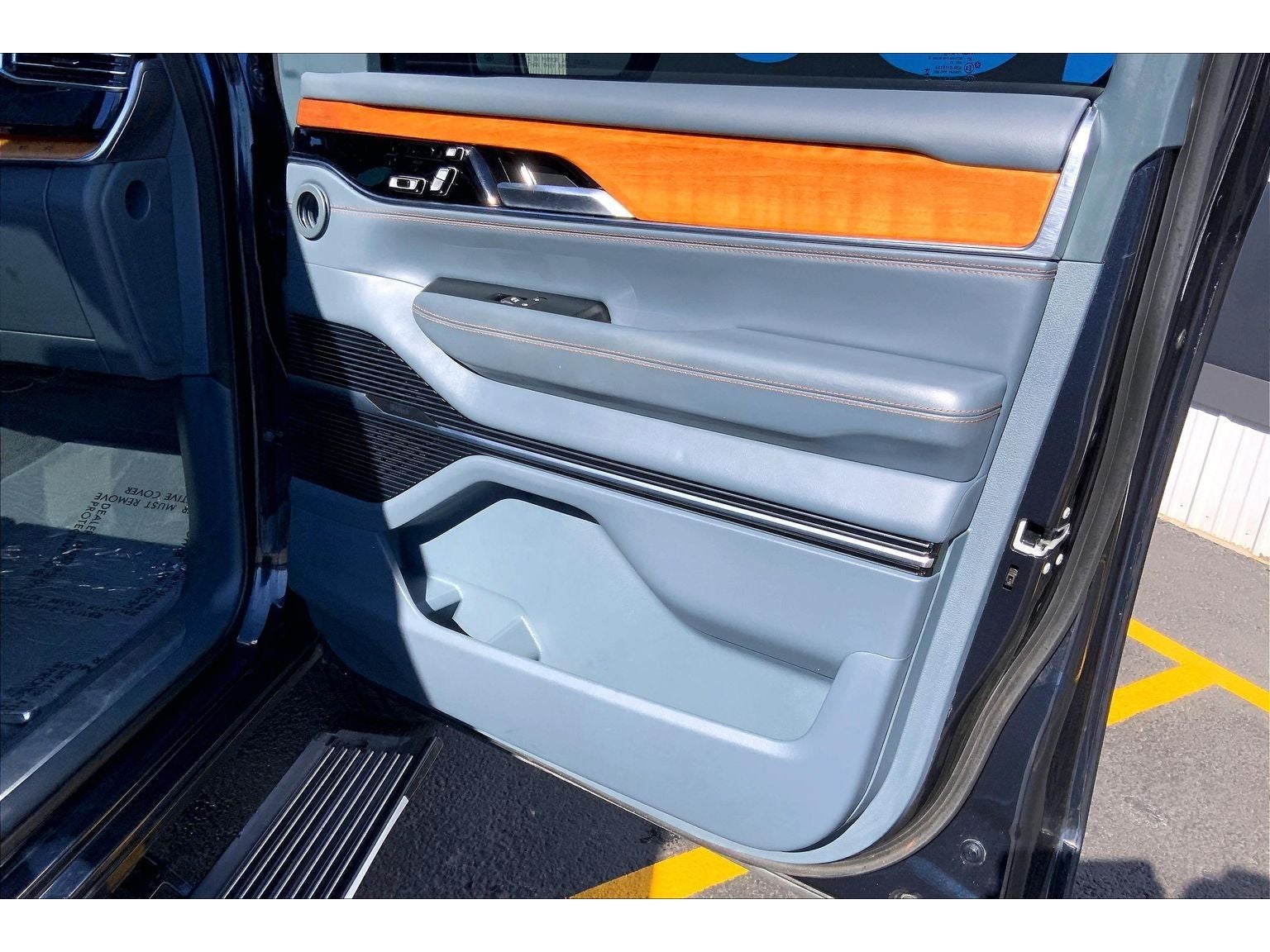 2023 Jeep Grand Wagoneer Series II