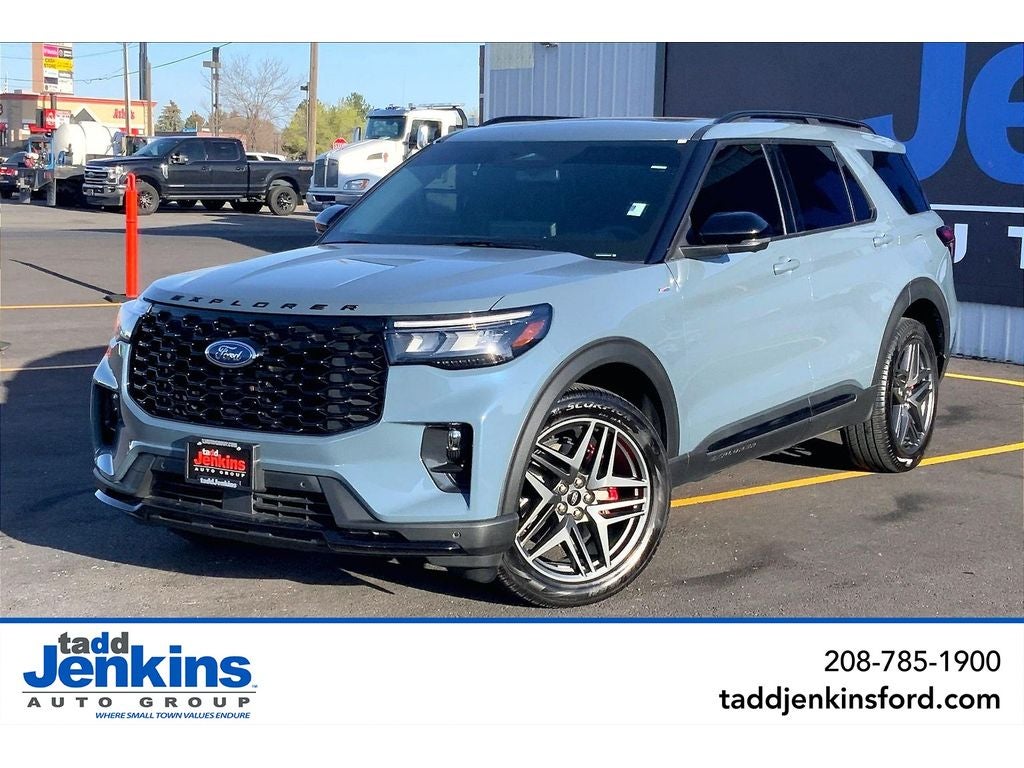 2025 Ford Explorer ST-Line