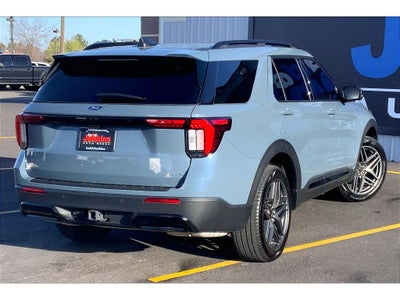 2025 Ford Explorer ST-Line