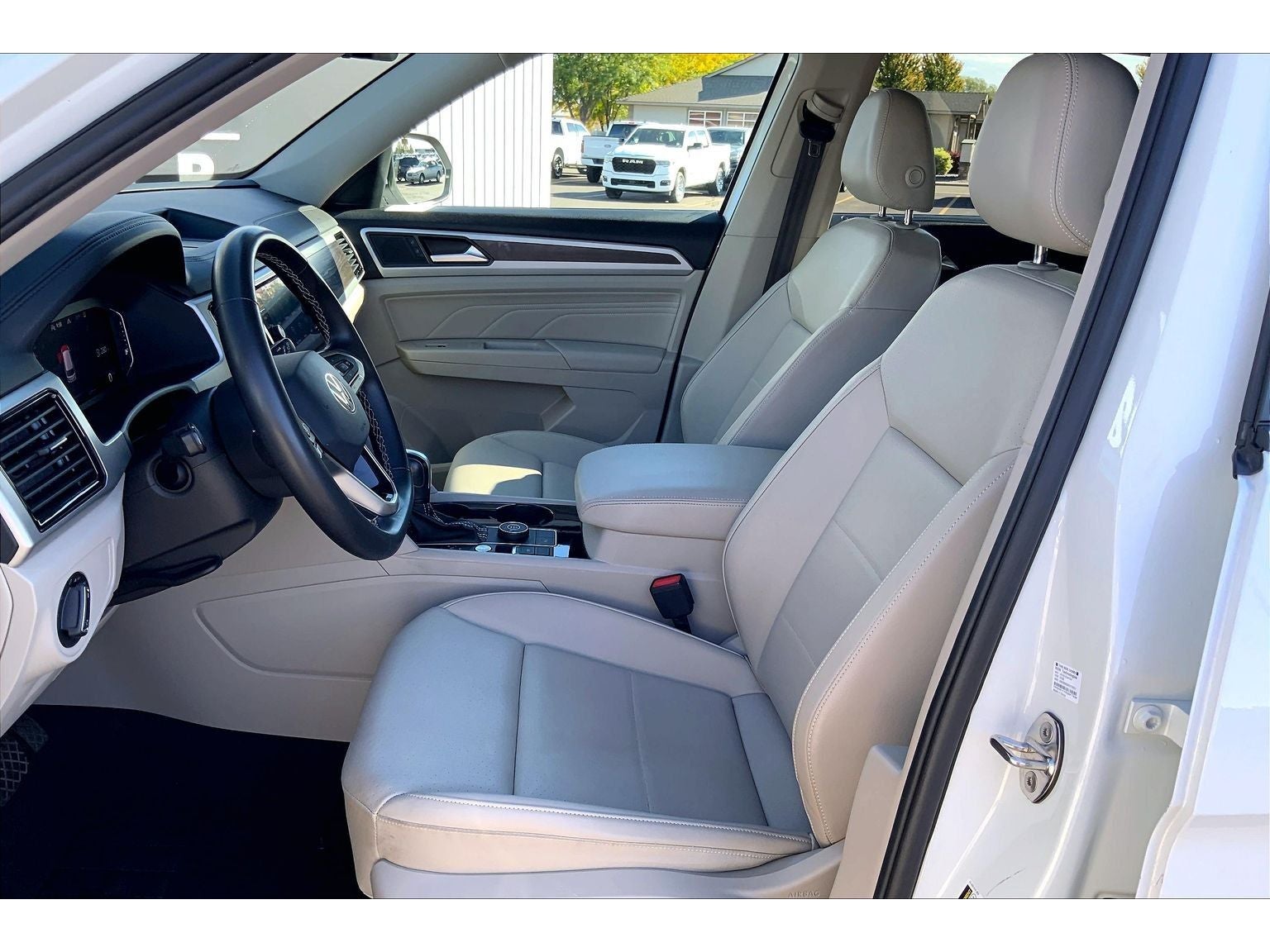 2023 Volkswagen Atlas 3.6L V6 SE w/Technology