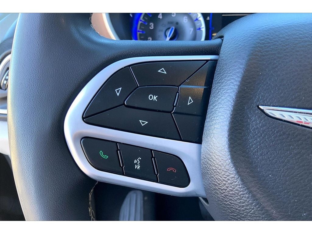 2022 Chrysler Voyager LX