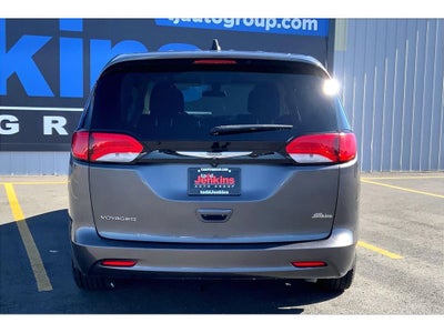 2022 Chrysler Voyager LX