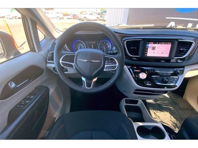 2022 Chrysler Voyager LX