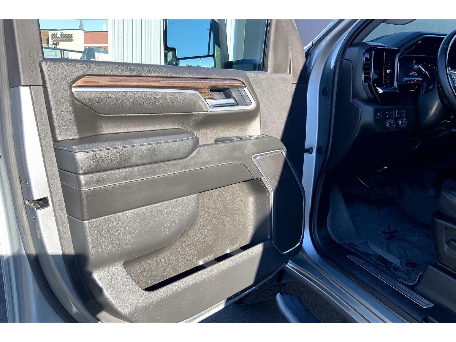 2025 Chevrolet Silverado 3500 LT