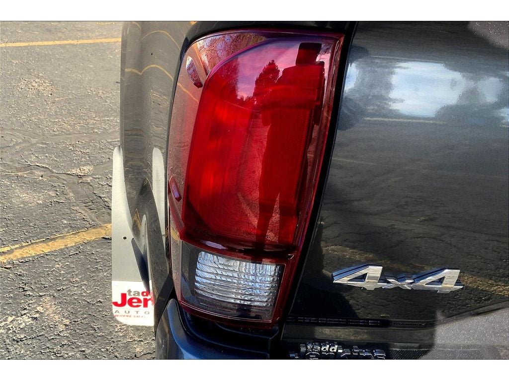 2022 Toyota Tacoma SR