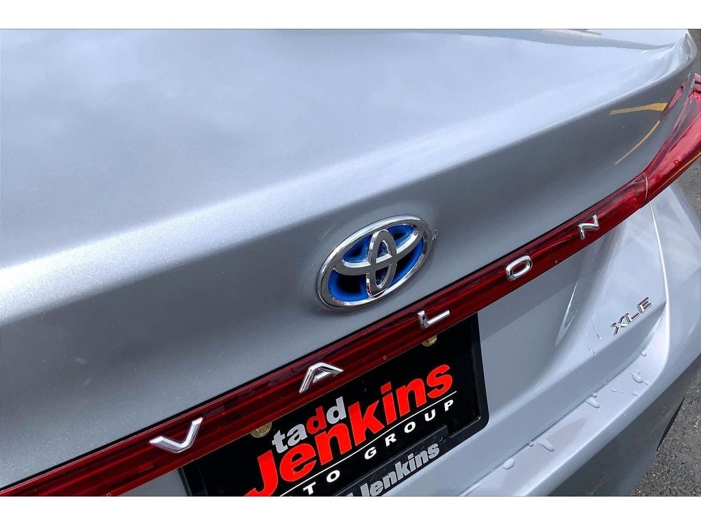 2021 Toyota Avalon Hybrid XLE