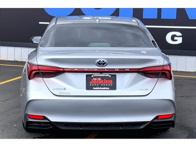 2021 Toyota Avalon Hybrid XLE