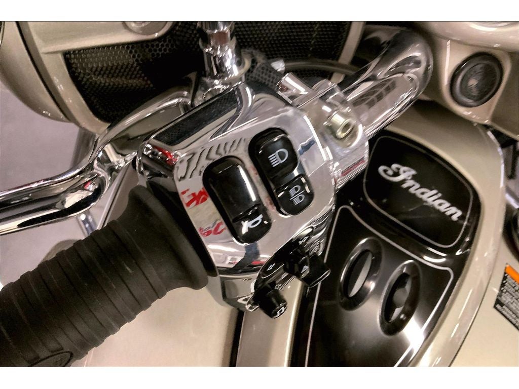 2022 INDIAN MOTORCYCLE CHIEFTAIN Base