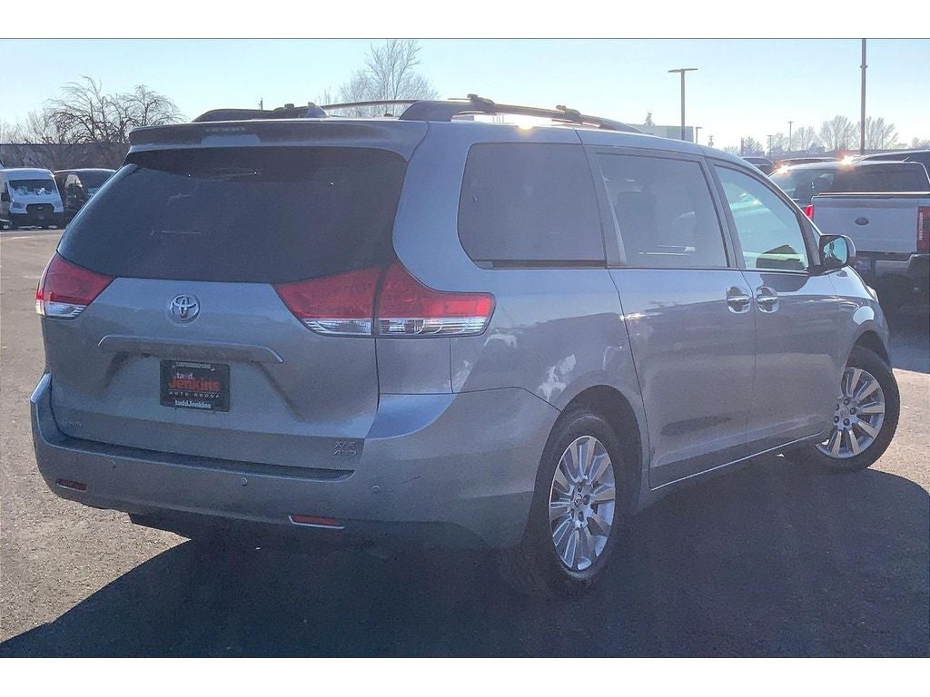 2013 Toyota Sienna XLE