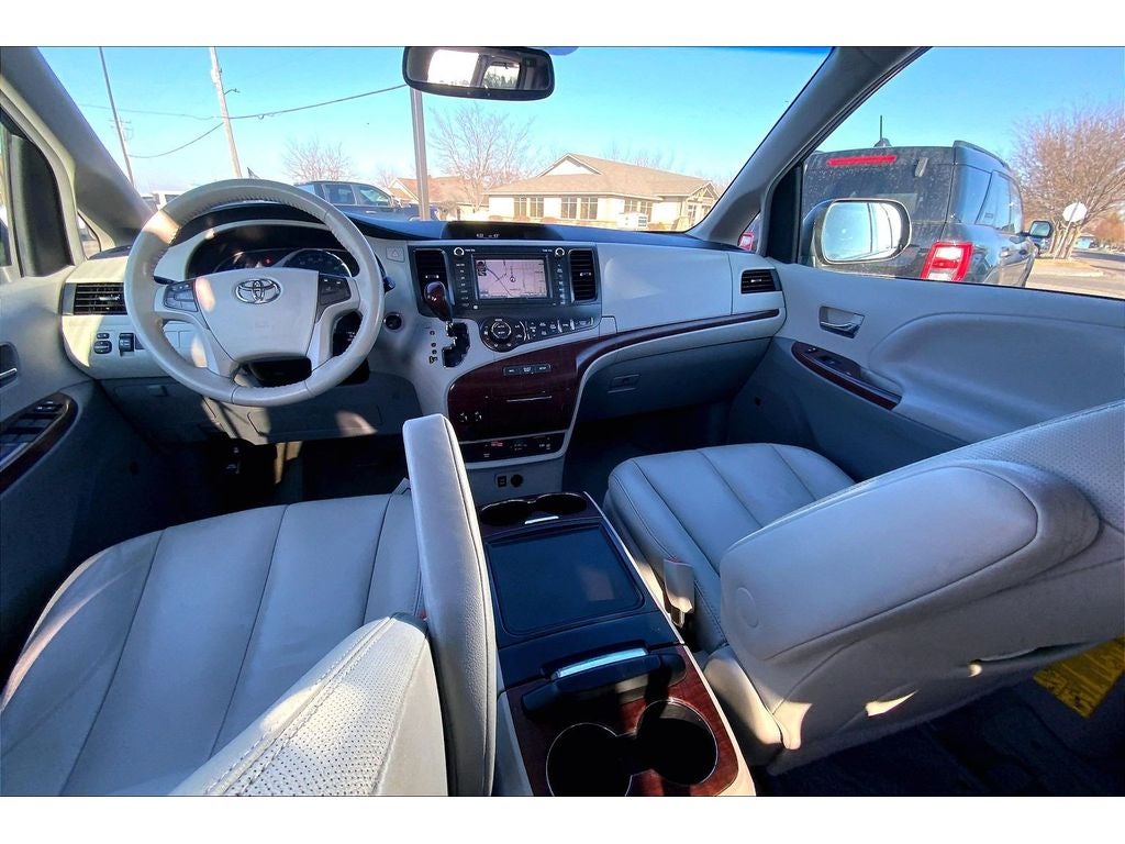 2013 Toyota Sienna XLE
