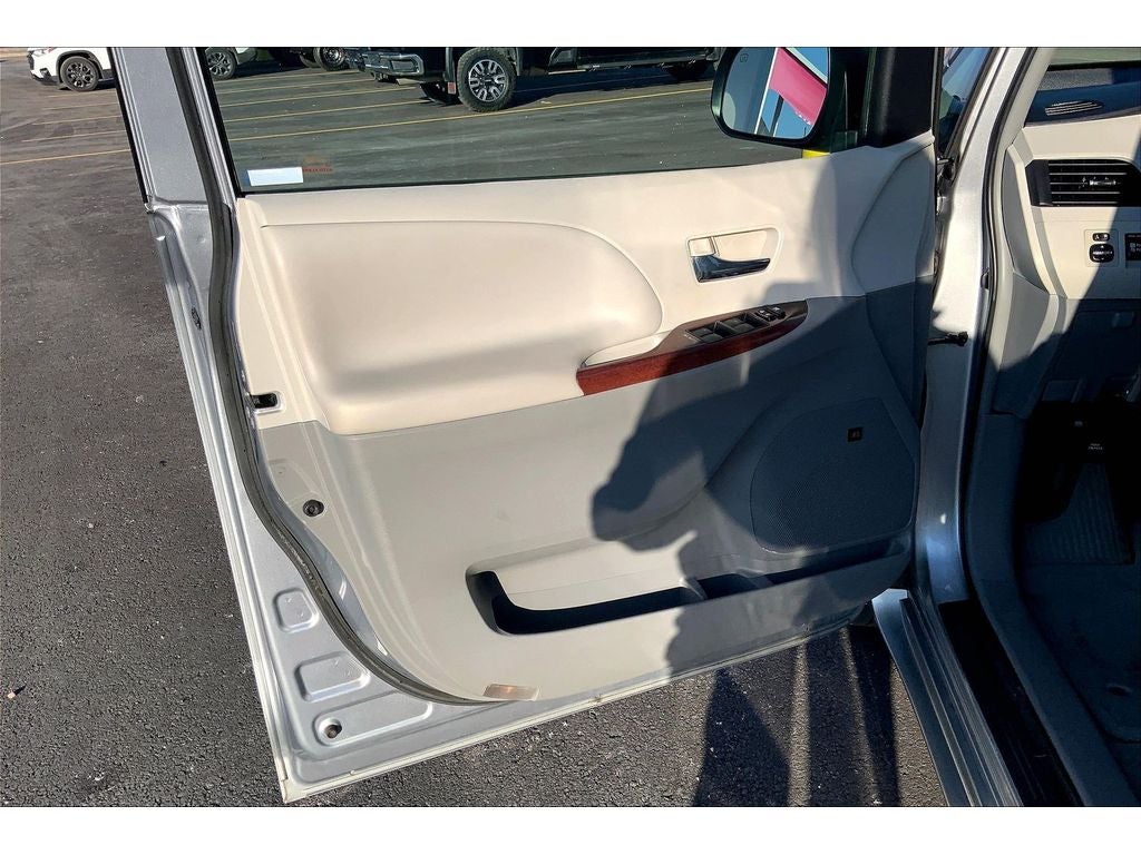 2013 Toyota Sienna XLE