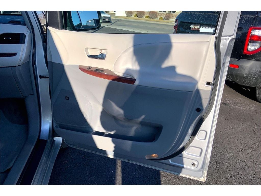 2013 Toyota Sienna XLE