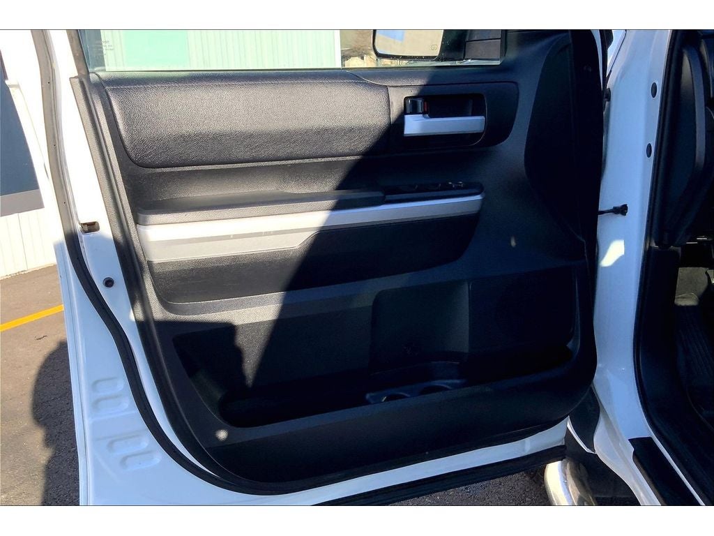 2017 Toyota Tundra SR5