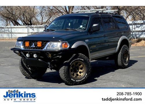 2004 Mitsubishi Montero Sport XLS
