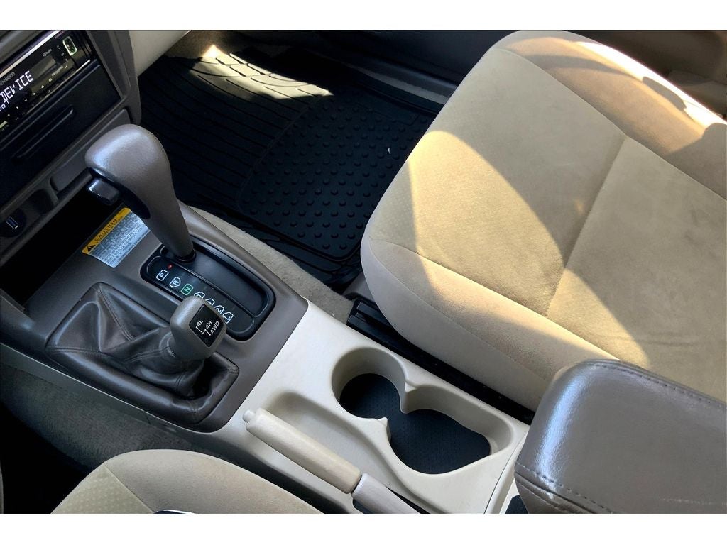 2004 Mitsubishi Montero Sport XLS