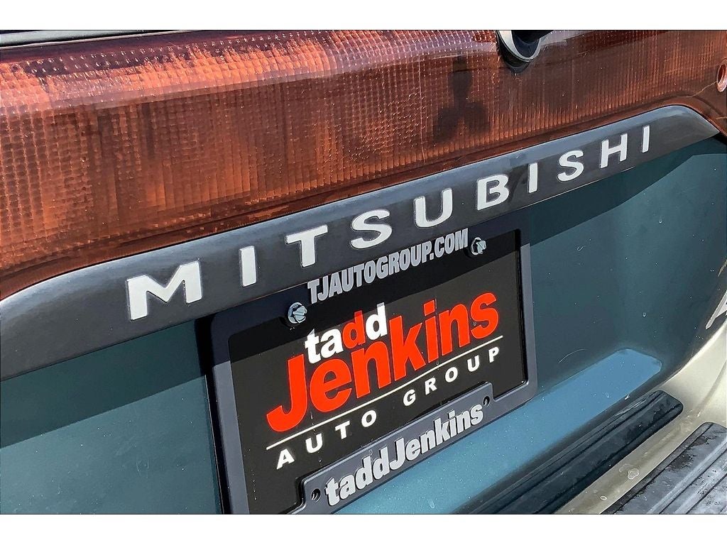 2004 Mitsubishi Montero Sport XLS