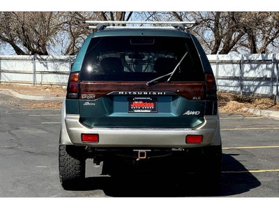 2004 Mitsubishi Montero Sport XLS