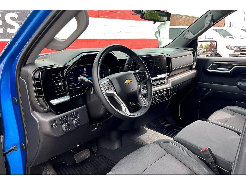 2023 Chevrolet Silverado LT