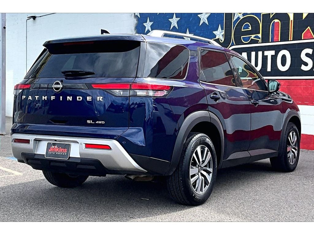 2025 Nissan Pathfinder SL