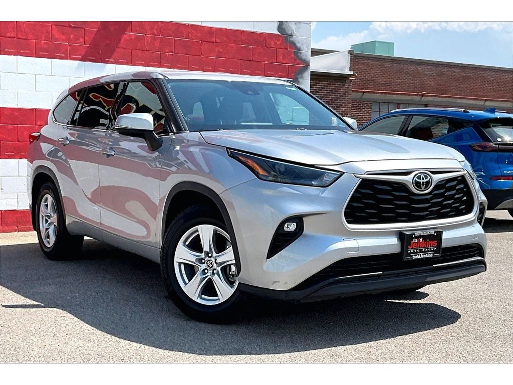 2022 Toyota Highlander LE