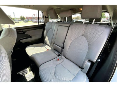 2022 Toyota Highlander LE