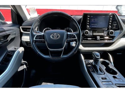 2022 Toyota Highlander LE