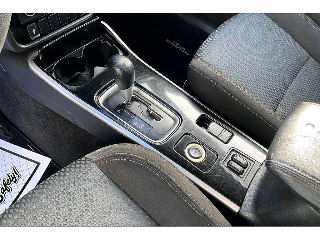 2020 Mitsubishi Outlander ES