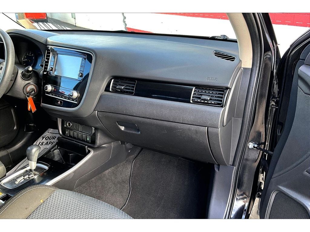 2020 Mitsubishi Outlander ES