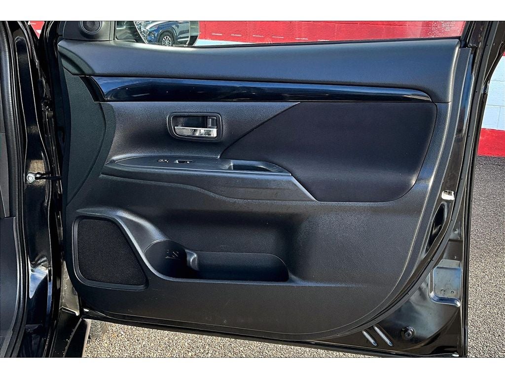 2020 Mitsubishi Outlander ES