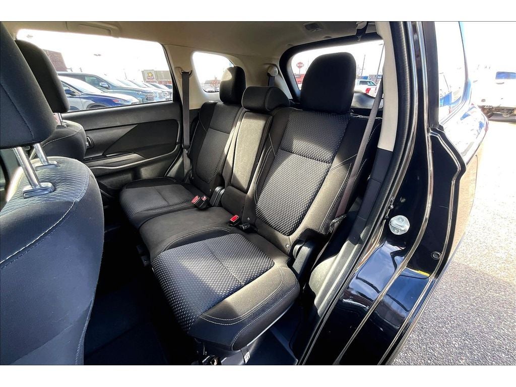 2020 Mitsubishi Outlander ES