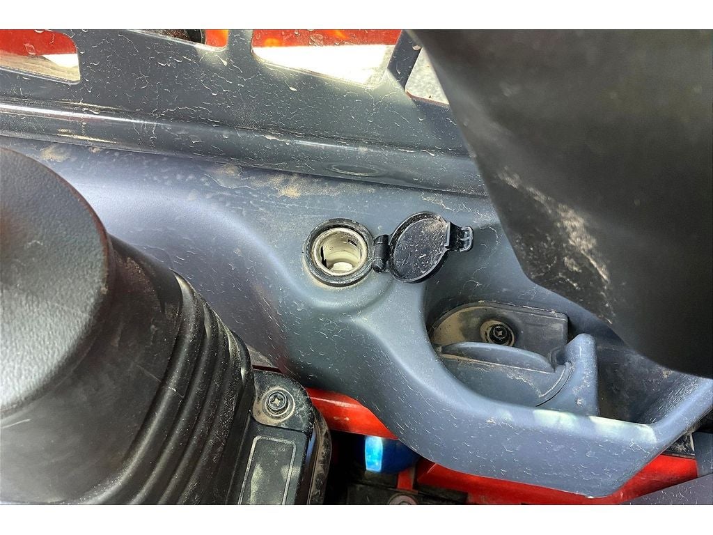 2023 KUBOTA SSV 65 Base