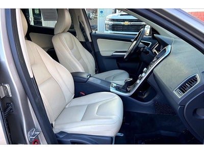 2016 Volvo XC60 T5 Premier