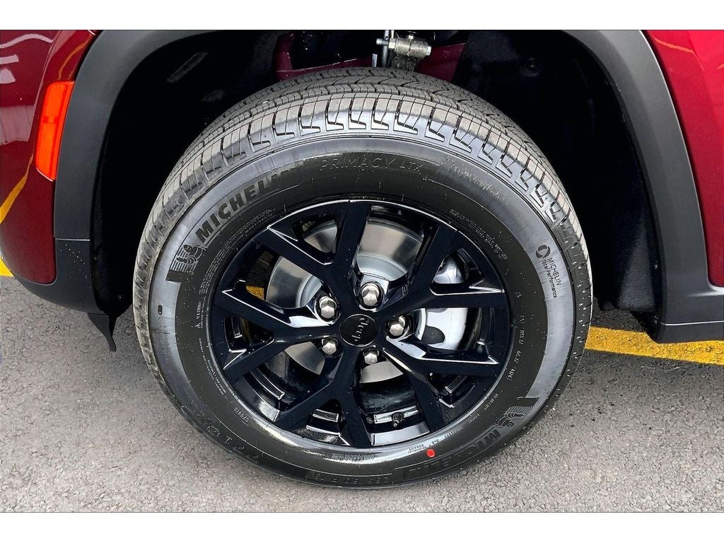 2026 Jeep Grand Cherokee Laredo Altitude