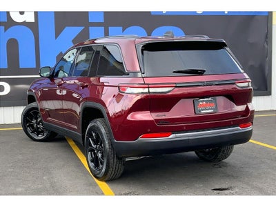 2026 Jeep Grand Cherokee Laredo Altitude