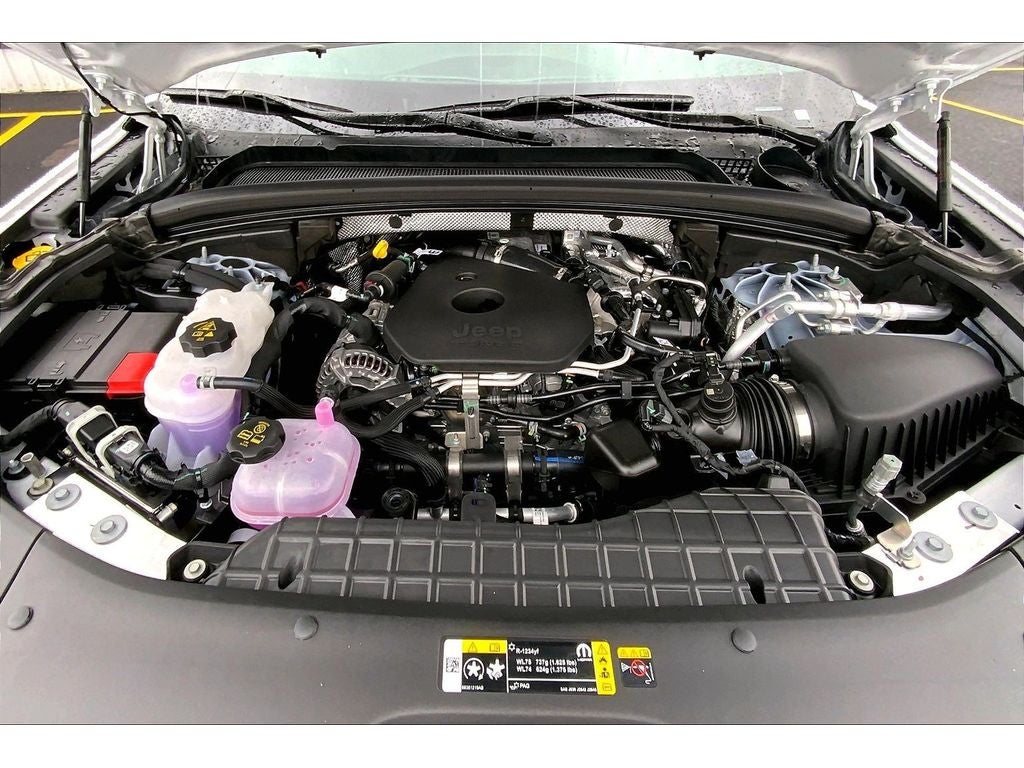 2026 Jeep Grand Cherokee Laredo Altitude