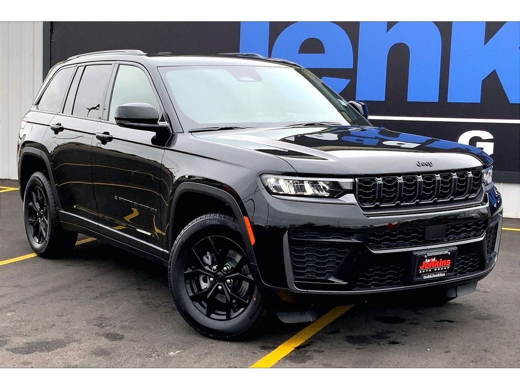 2026 Jeep Grand Cherokee Laredo Altitude