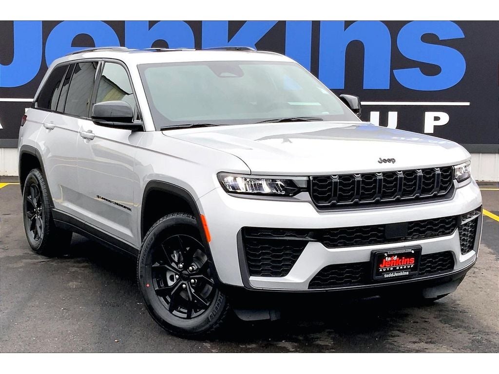 2026 Jeep Grand Cherokee Laredo Altitude