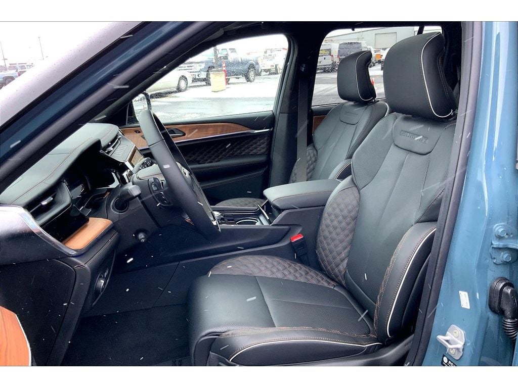 2026 Jeep Grand Cherokee Summit