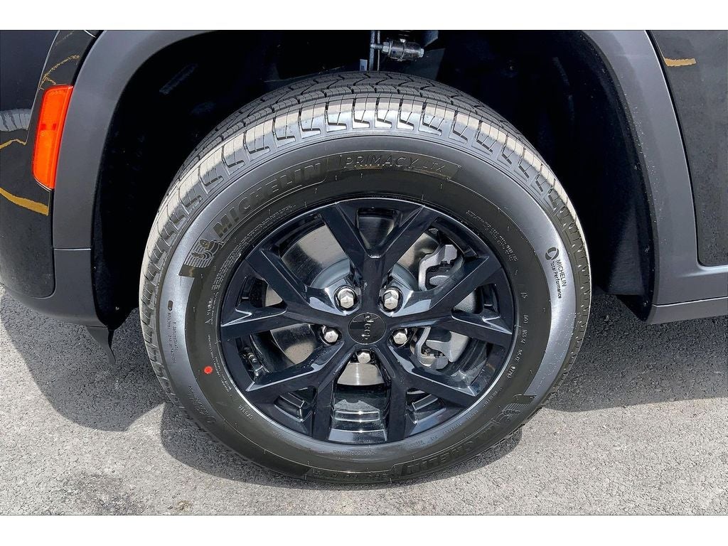 2026 Jeep Grand Cherokee L Laredo Altitude