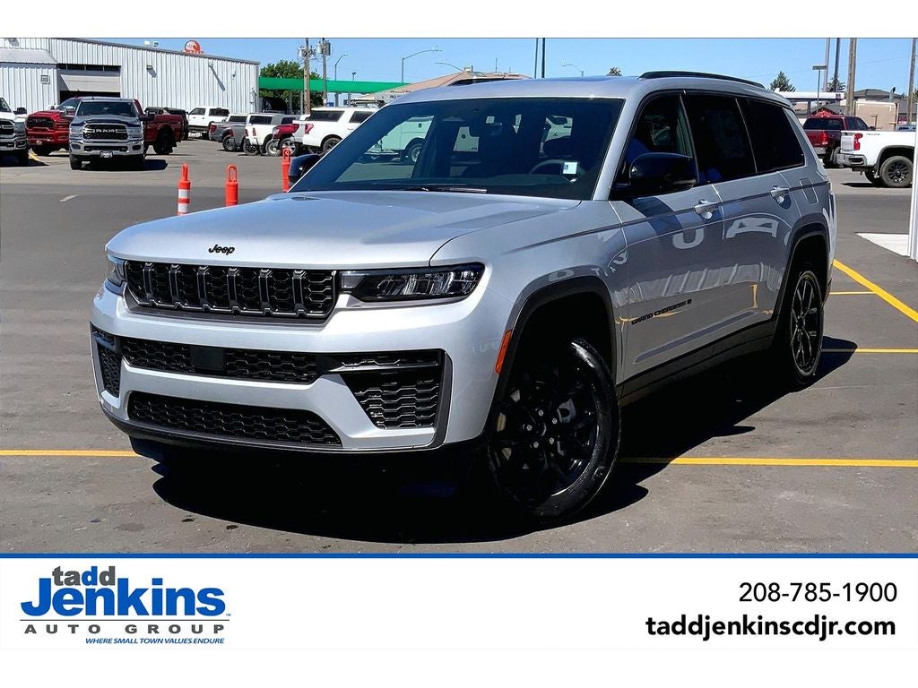 2026 Jeep Grand Cherokee L Laredo Altitude