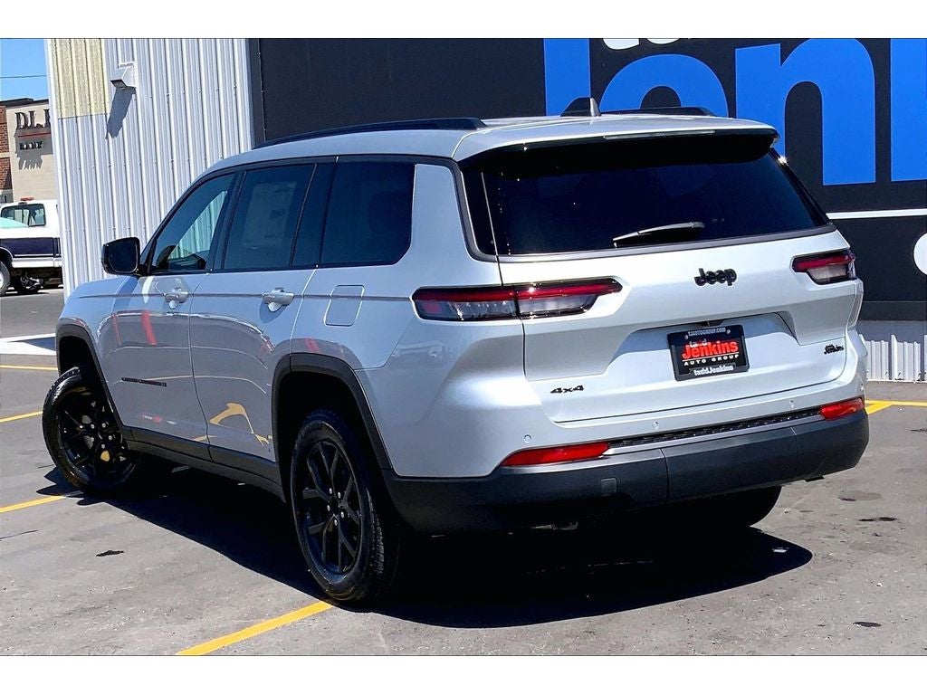 2026 Jeep Grand Cherokee L Laredo Altitude