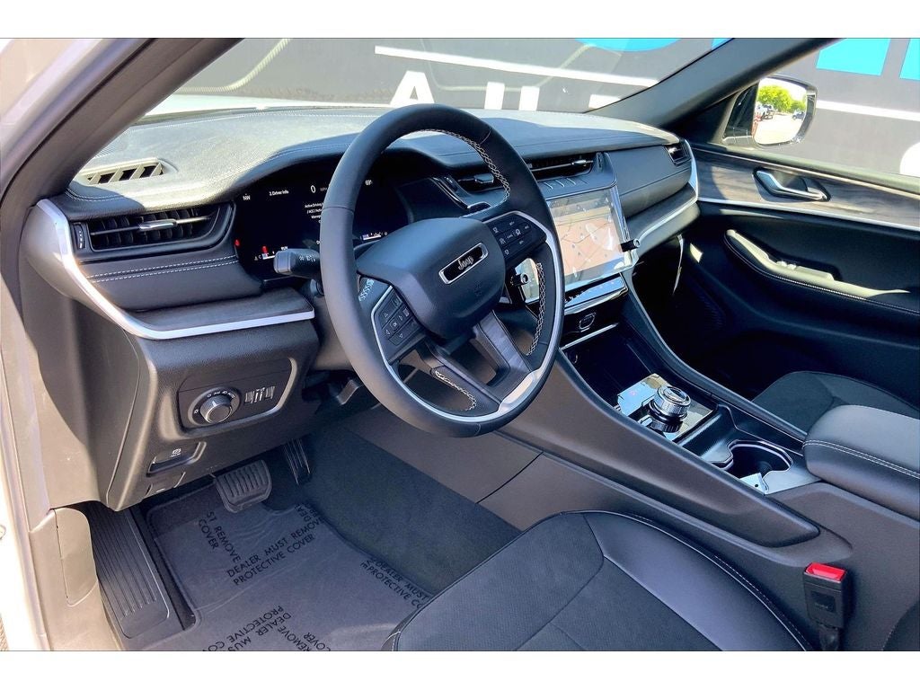 2026 Jeep Grand Cherokee L Laredo Altitude