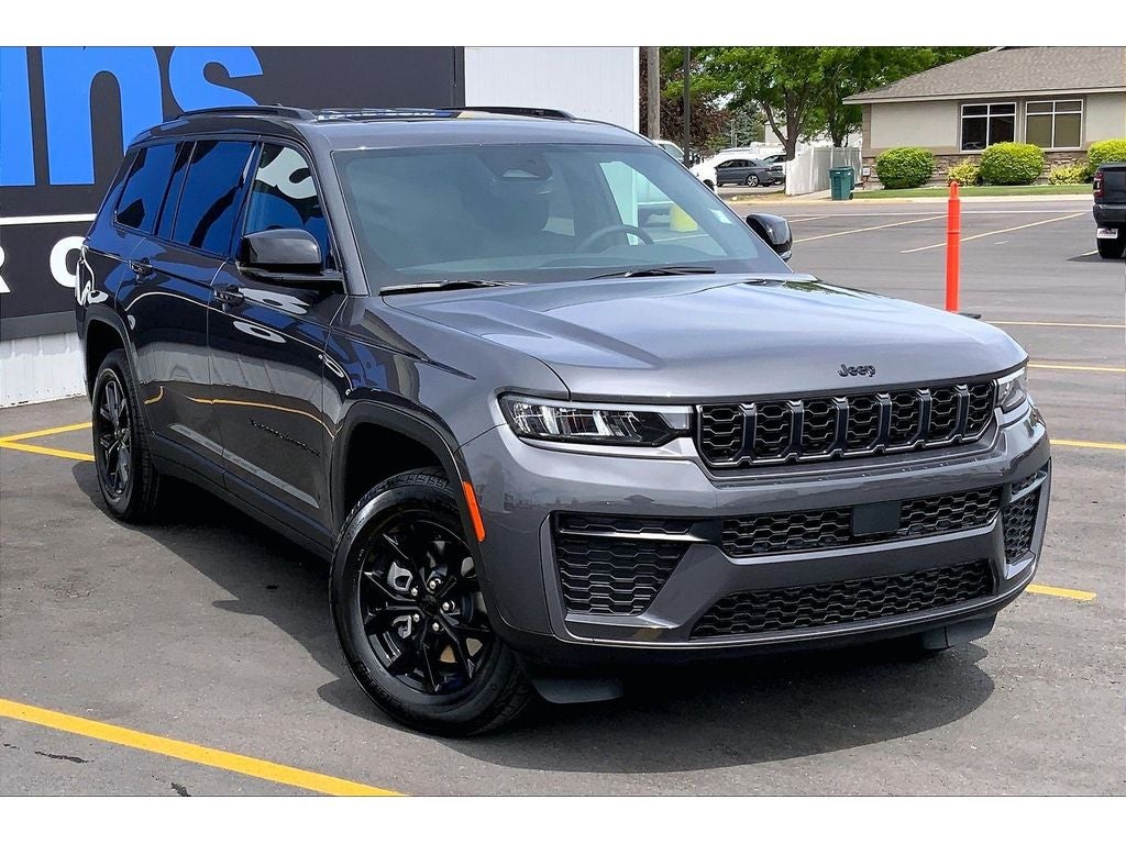 2026 Jeep Grand Cherokee L Laredo Altitude