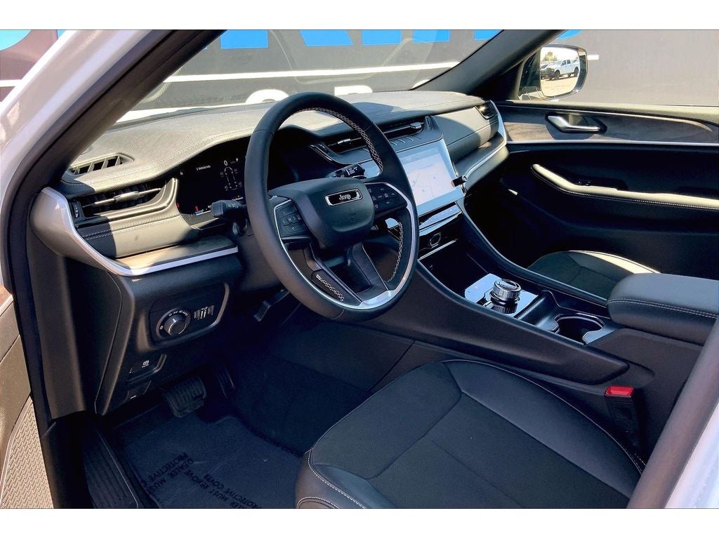 2026 Jeep Grand Cherokee L Laredo Altitude