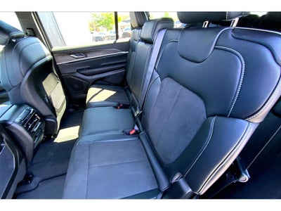 2026 Jeep Grand Cherokee L Laredo Altitude