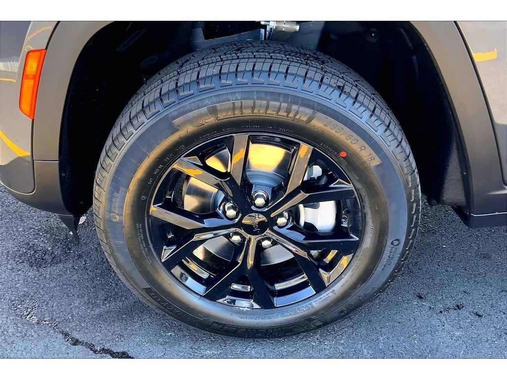 2026 Jeep Grand Cherokee L Laredo Altitude