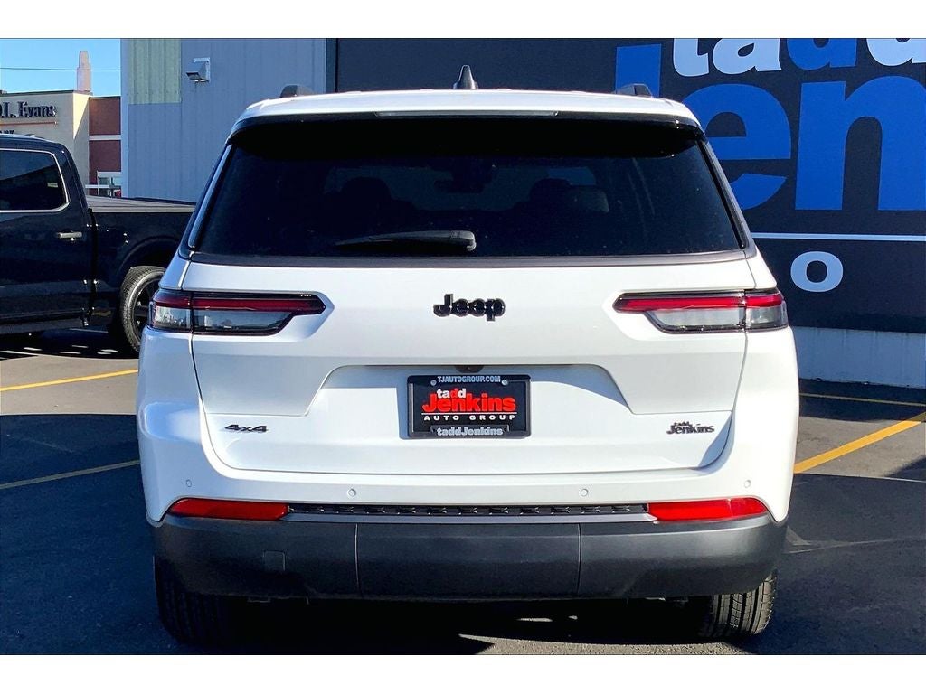 2026 Jeep Grand Cherokee L Laredo Altitude